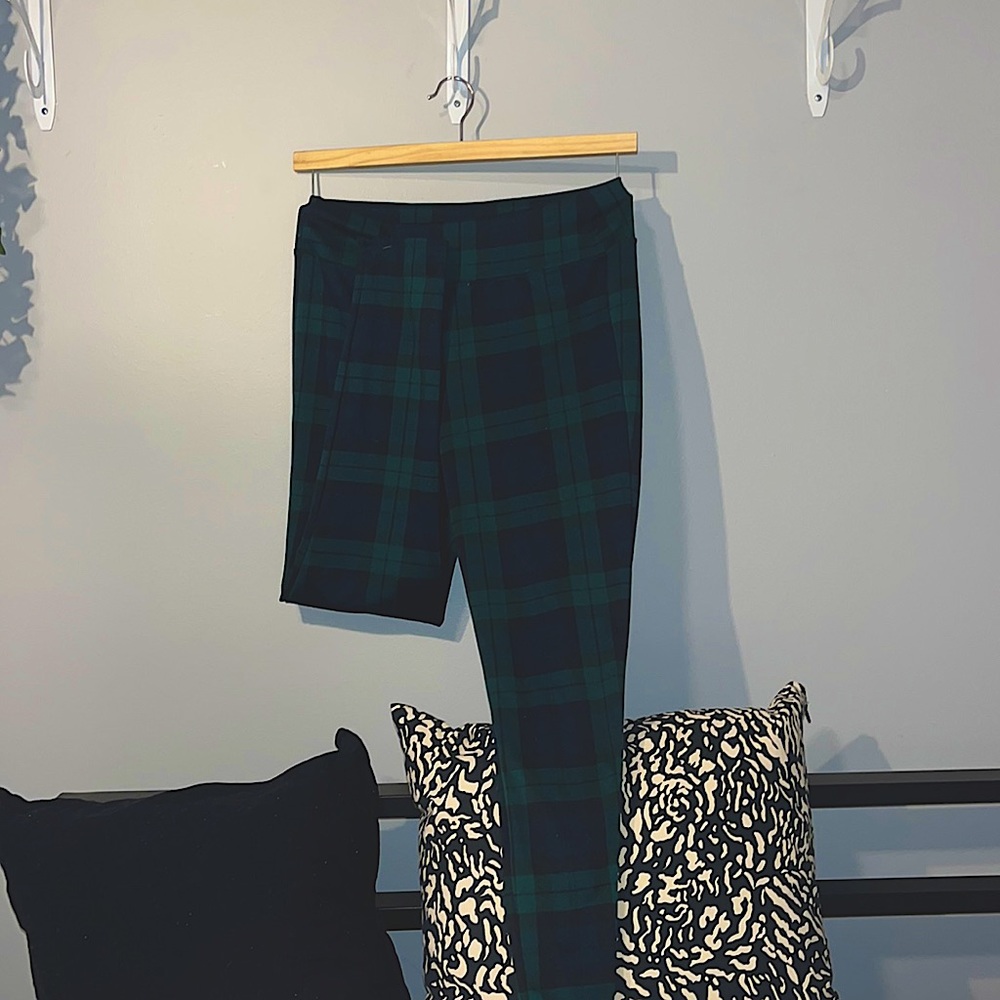 Gap green & navy plaid leggings